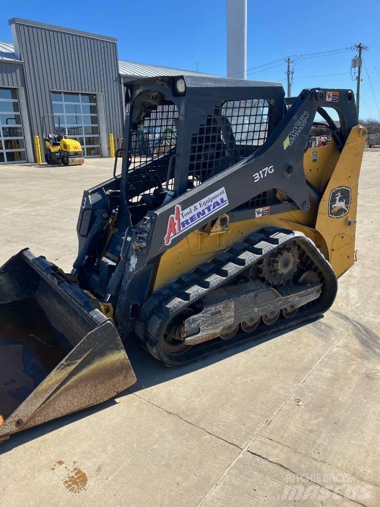DEERE 317 G Chargeuse compacte