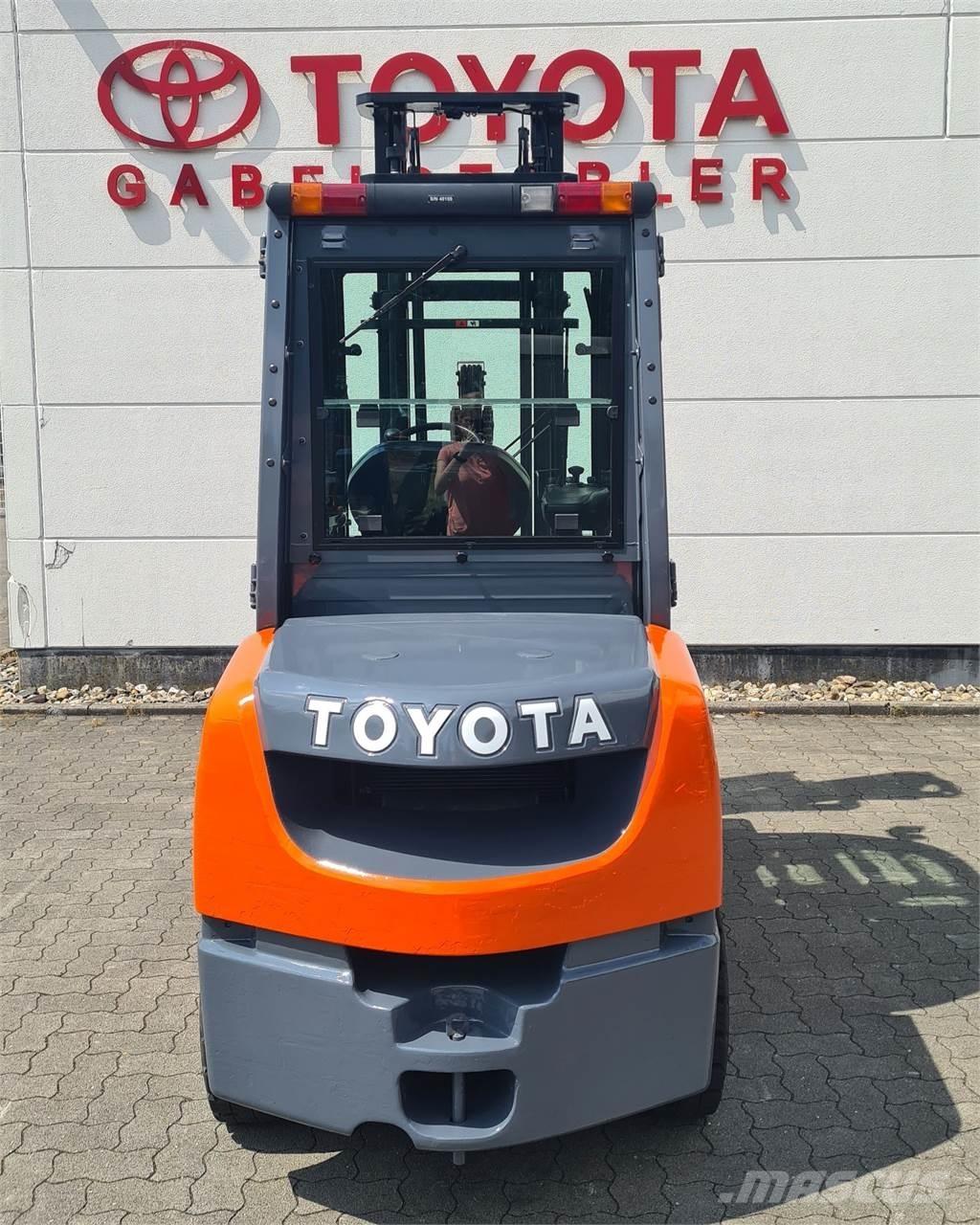 Toyota 02-8FDJF35 Chariots diesel