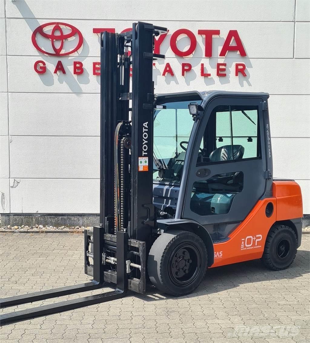 Toyota 02-8FDJF35 Chariots diesel