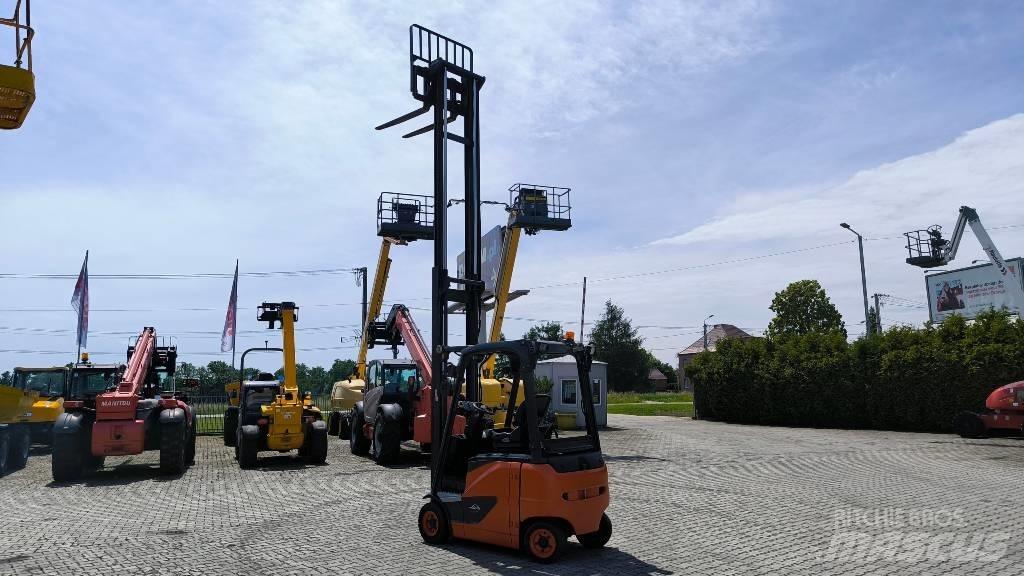 Linde E16-02 Chariots élévateurs électriques