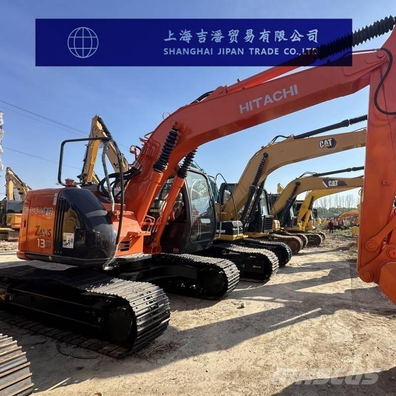 Hitachi ZX 135 Pelle sur chenilles
