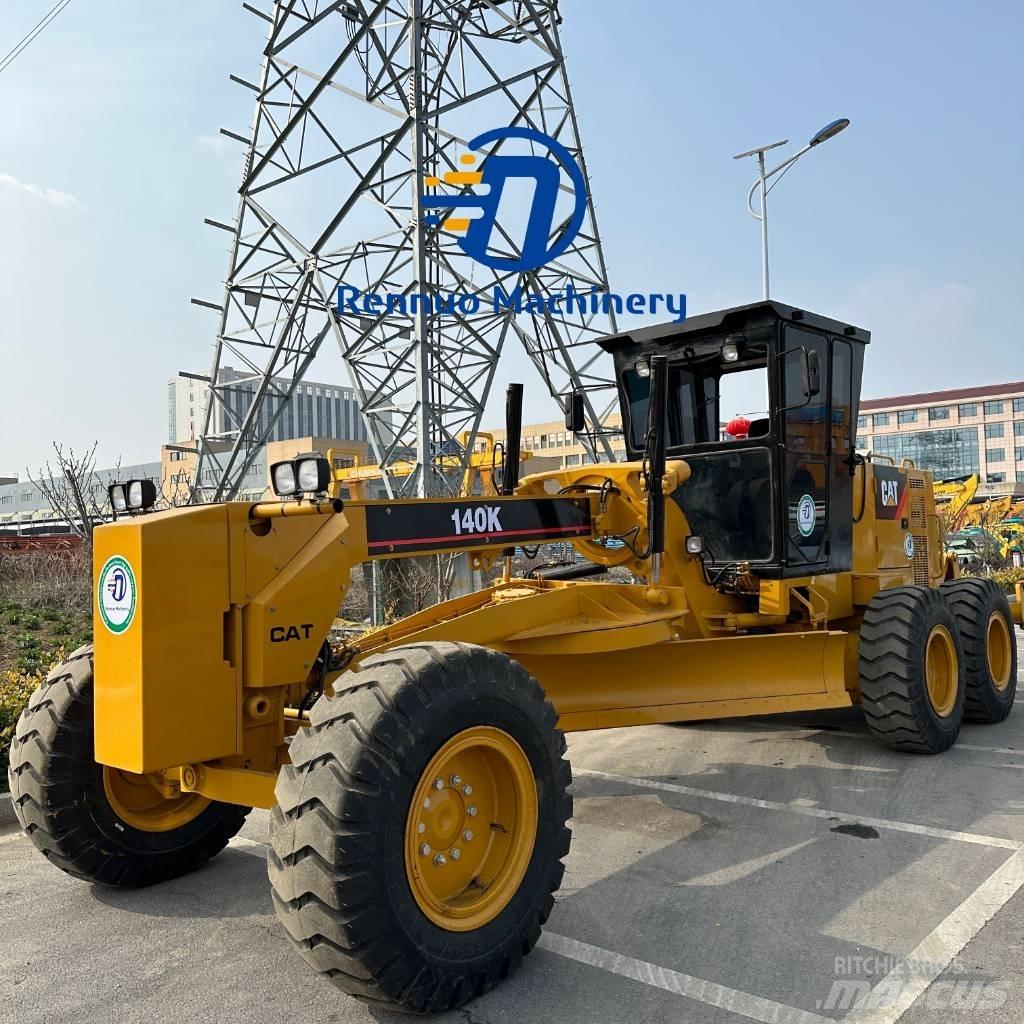 CAT 140K Niveleuse