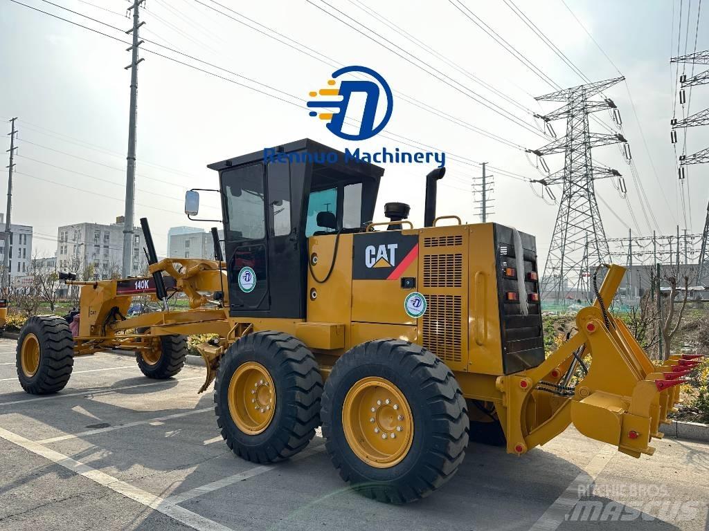 CAT 140K Niveleuse