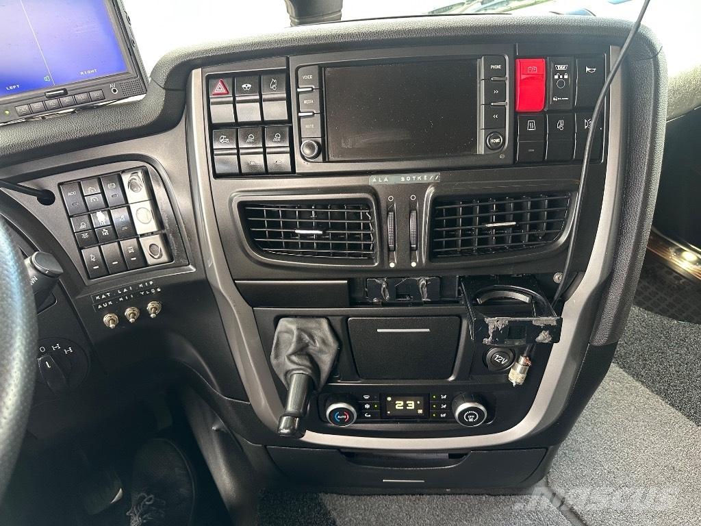 Iveco Stralis 8x4*4 Camion ampliroll