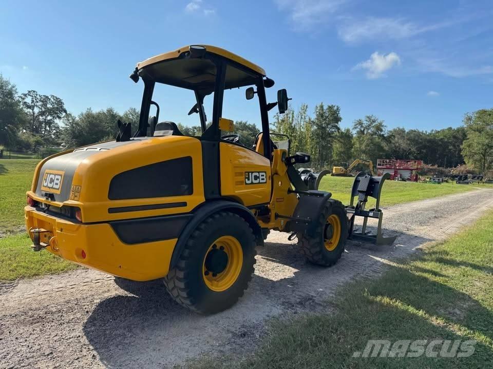 JCB 407 Chargeuse sur pneus