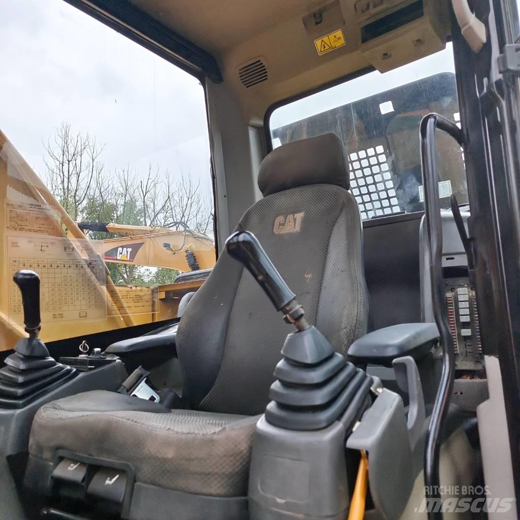 CAT 320 D Pelle sur chenilles