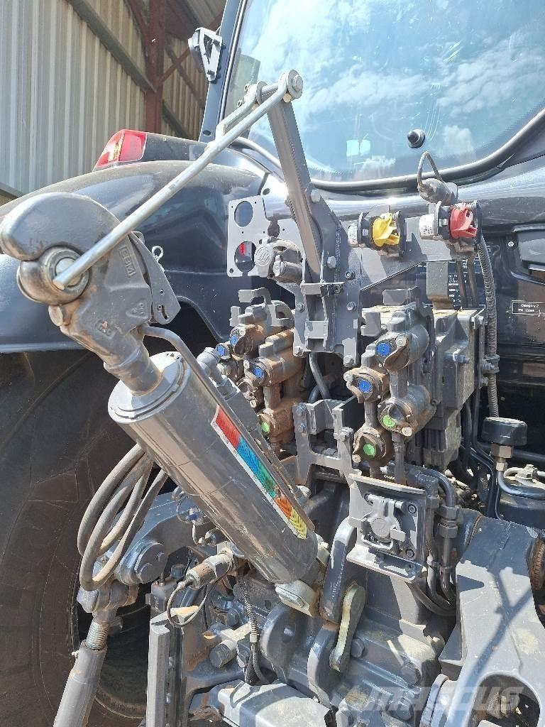 Valtra Q265 Tracteur