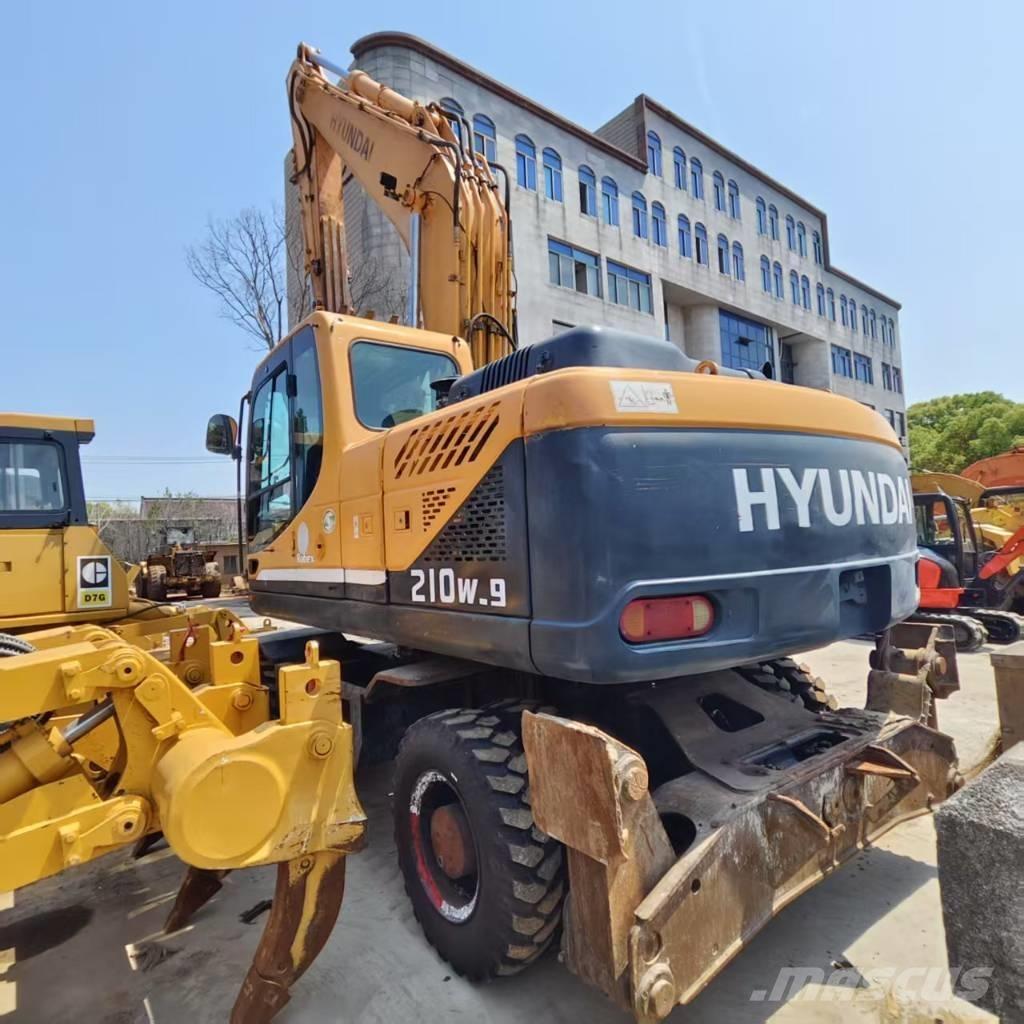Hyundai R210W-9 Pelle sur pneus