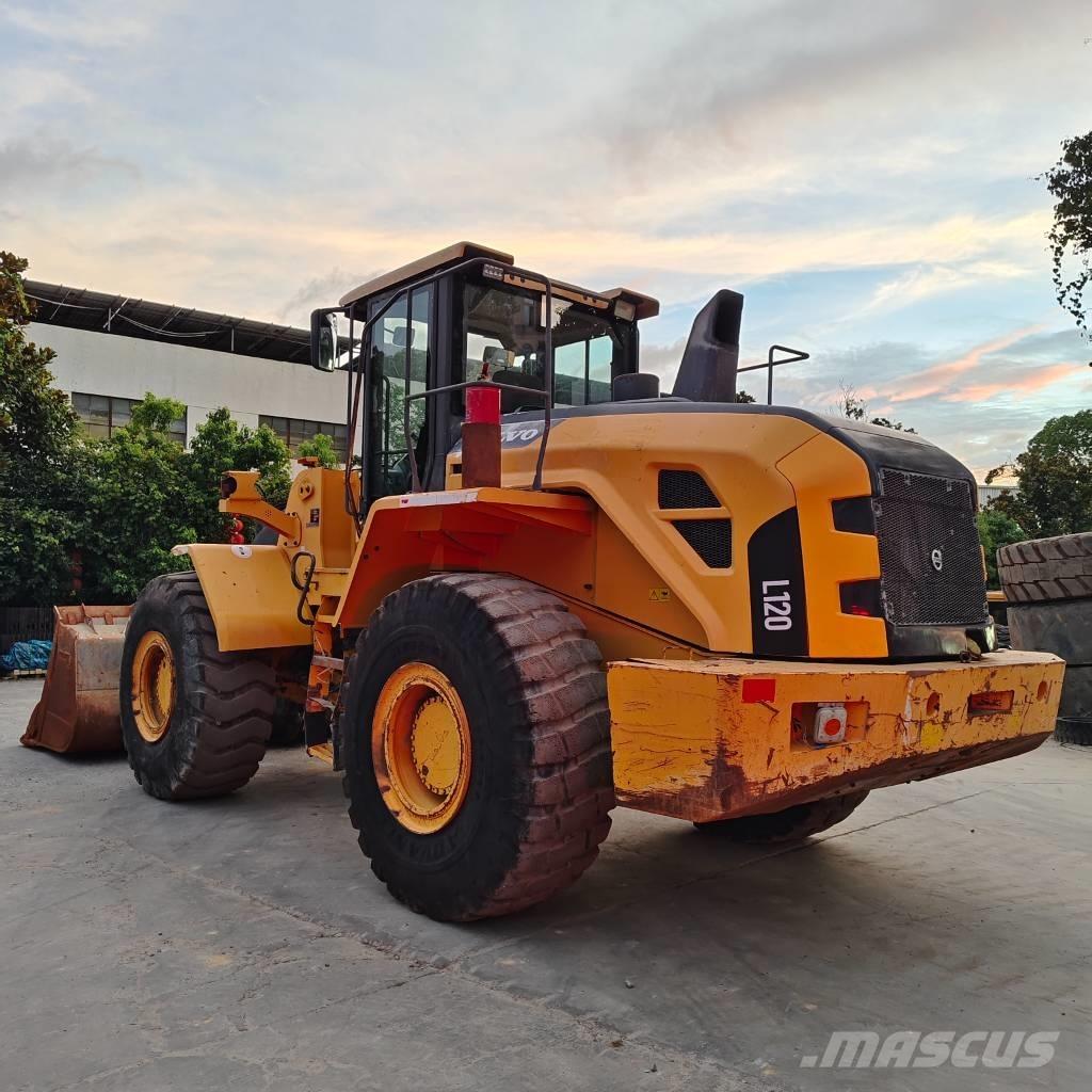 Volvo L 120 Chargeuse sur pneus