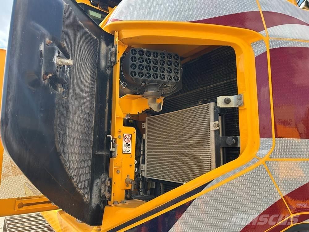 JCB 245XR Pelle sur chenilles