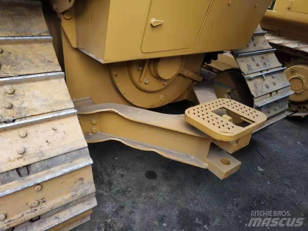 CAT D 5 M Bouteurs sur chenilles