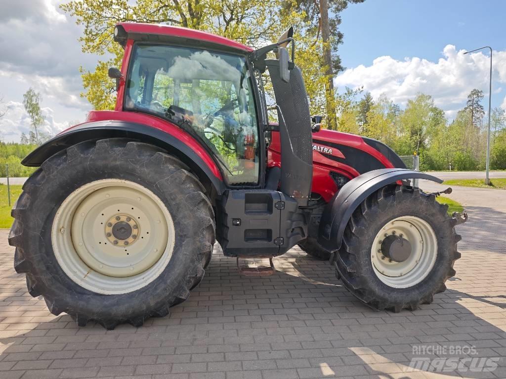 Valtra T 214 D Tracteur