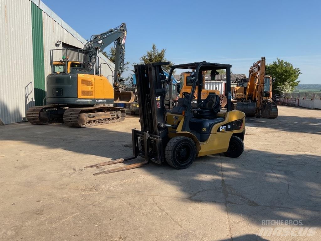 CAT DP30NT Chariots diesel
