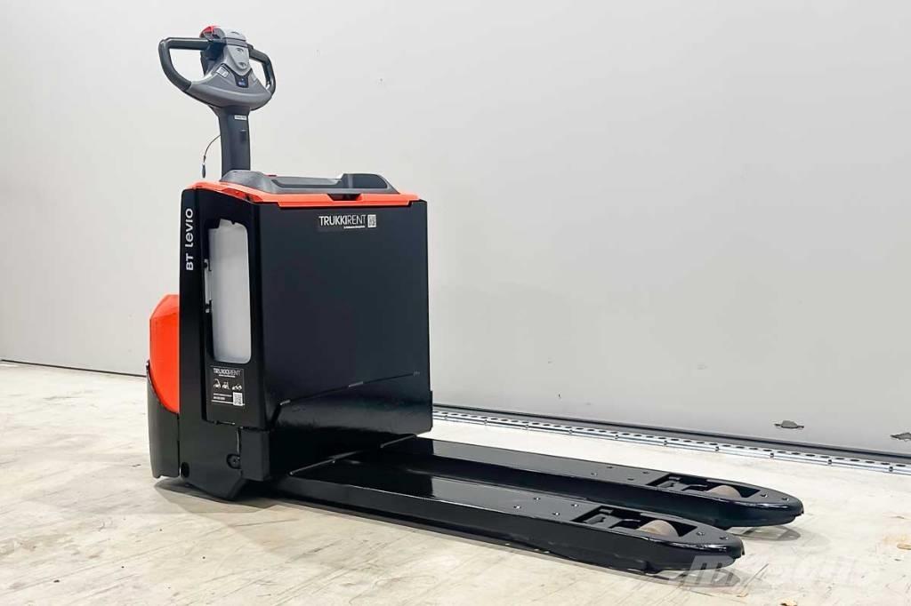 Toyota LWE 200 Transpalette accompagnant