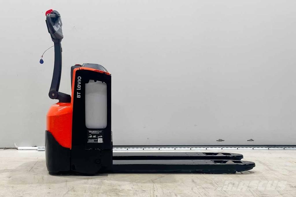 Toyota LWE 200 Transpalette accompagnant