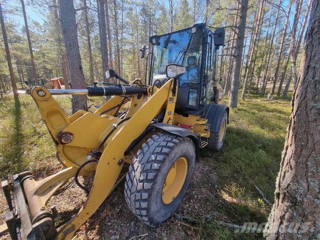 CAT 908M -2015 Chargeuse sur pneus