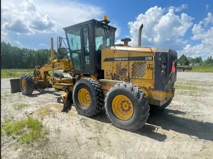 Volvo G 740 Niveleuse