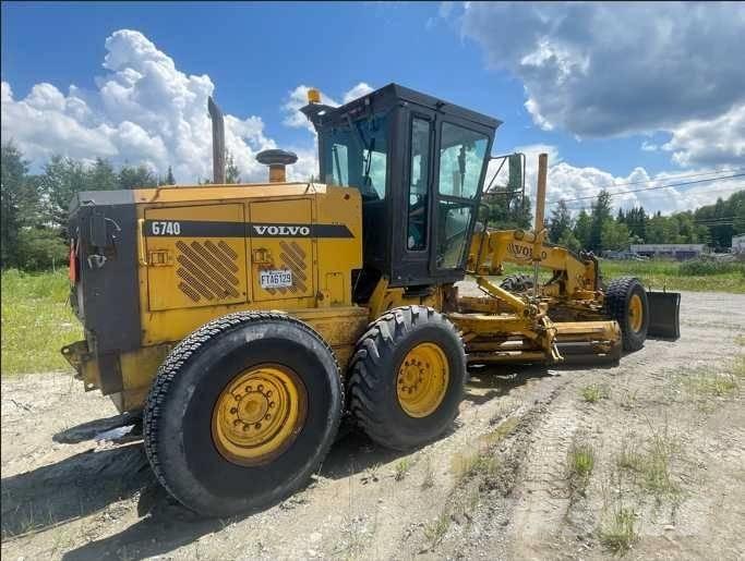 Volvo G 740 Niveleuse