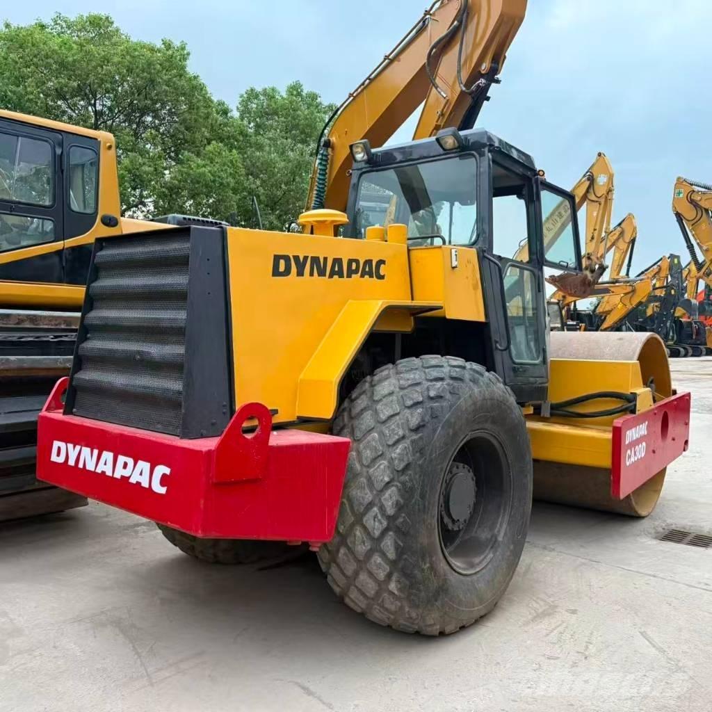 Dynapac CA 30 D Rouleaux monocylindre