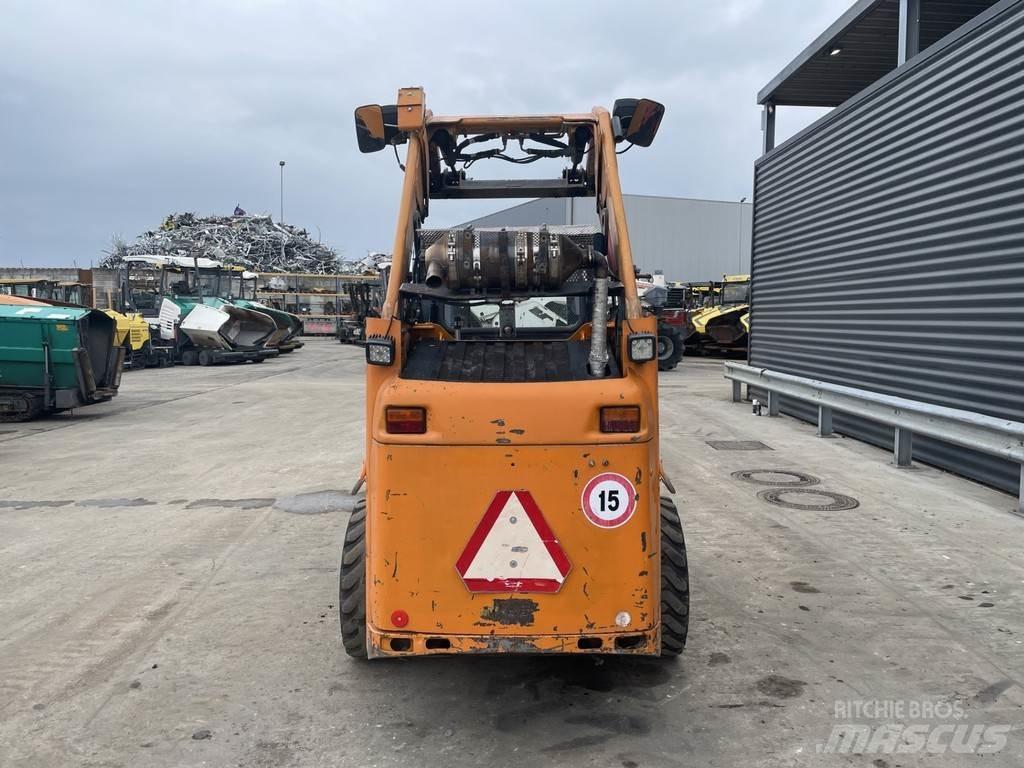 CAT 226B Débusqueur