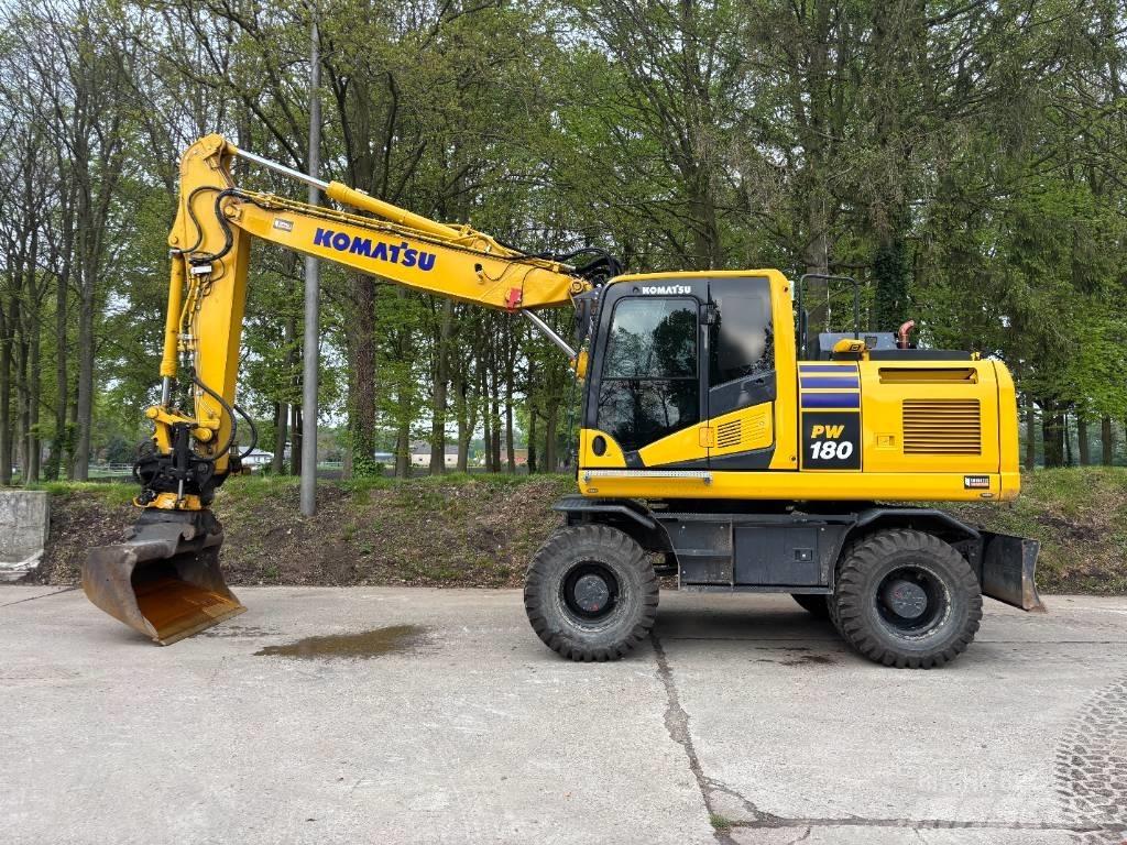 Komatsu PW180-11 Pelle sur pneus
