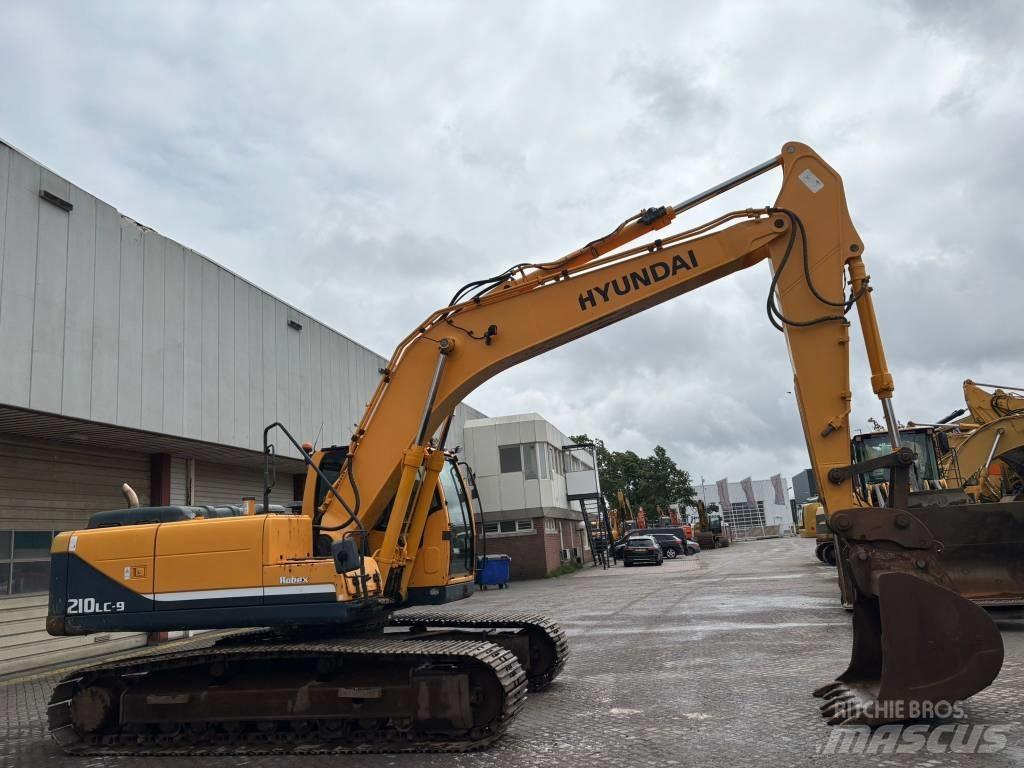 Hyundai 210 Pelle sur chenilles