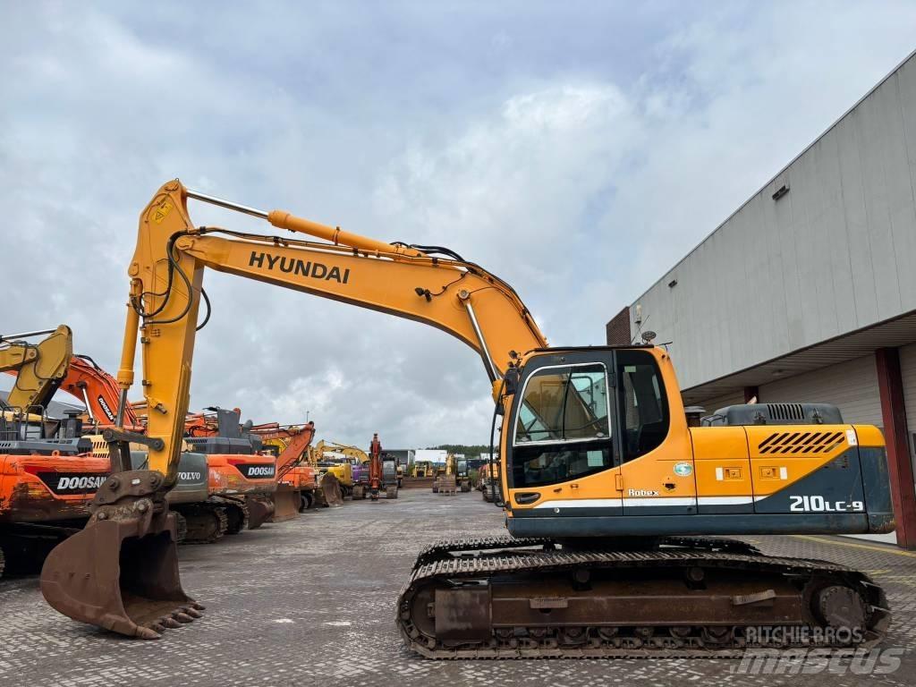 Hyundai 210 Pelle sur chenilles