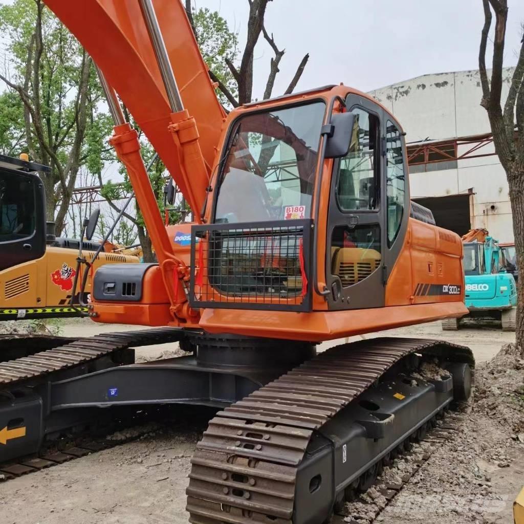 Doosan DX 300 LC Pelle sur chenilles