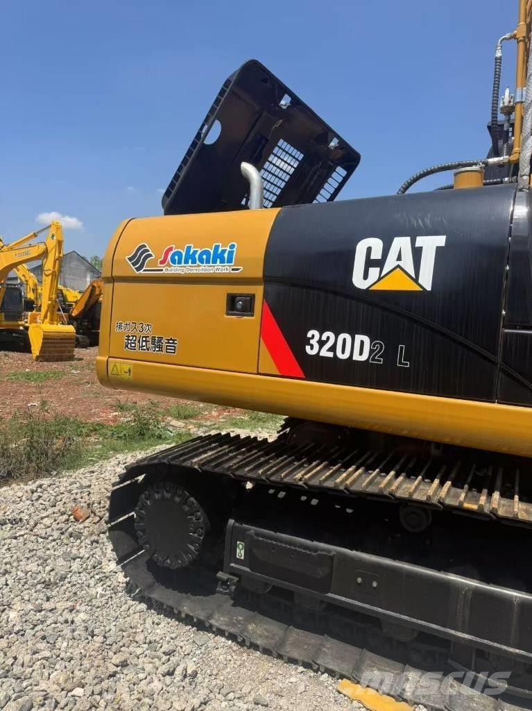 CAT 320D2 Pelle sur chenilles