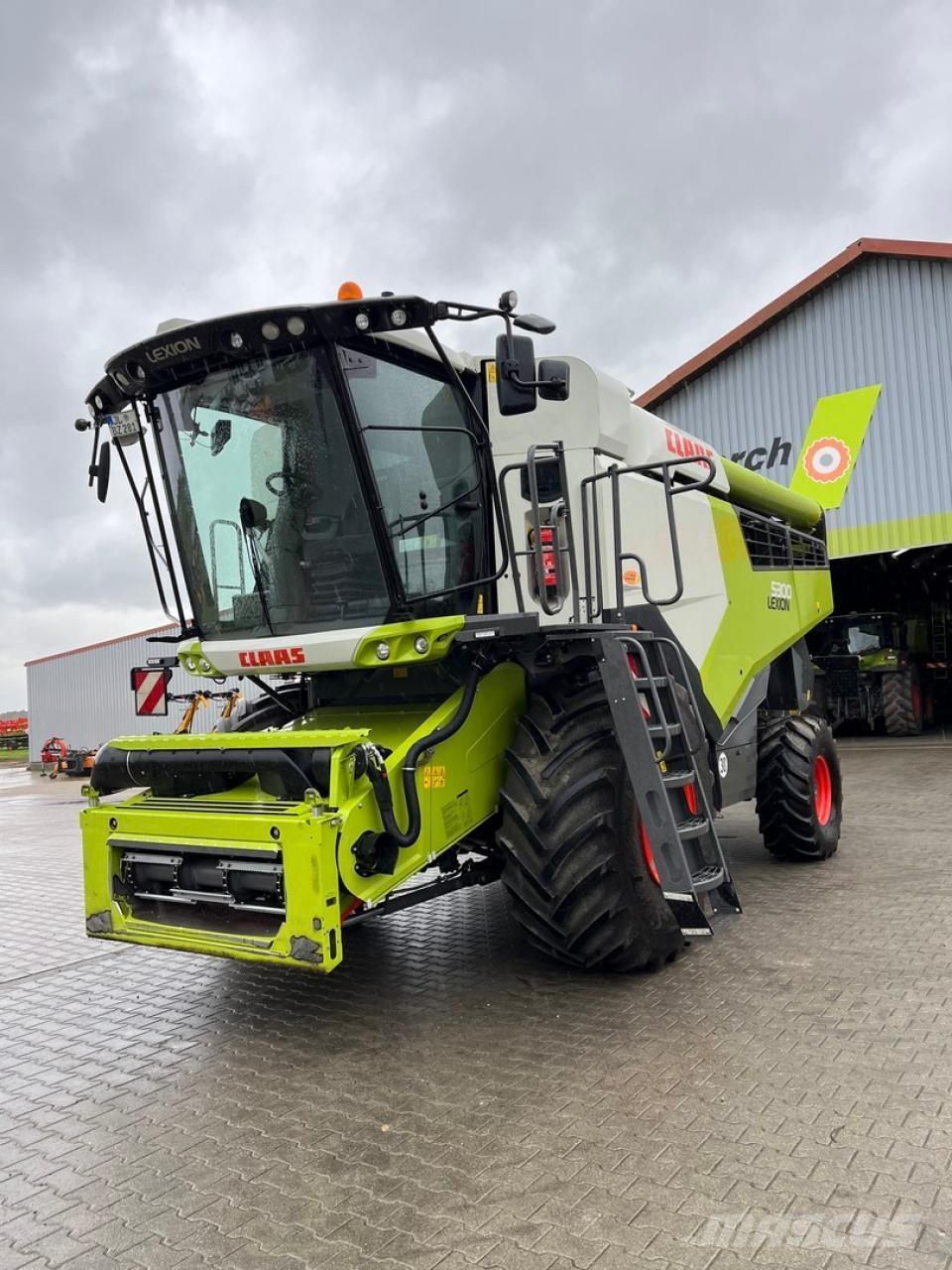 CLAAS Lexion 5300 Moissonneuse batteuse
