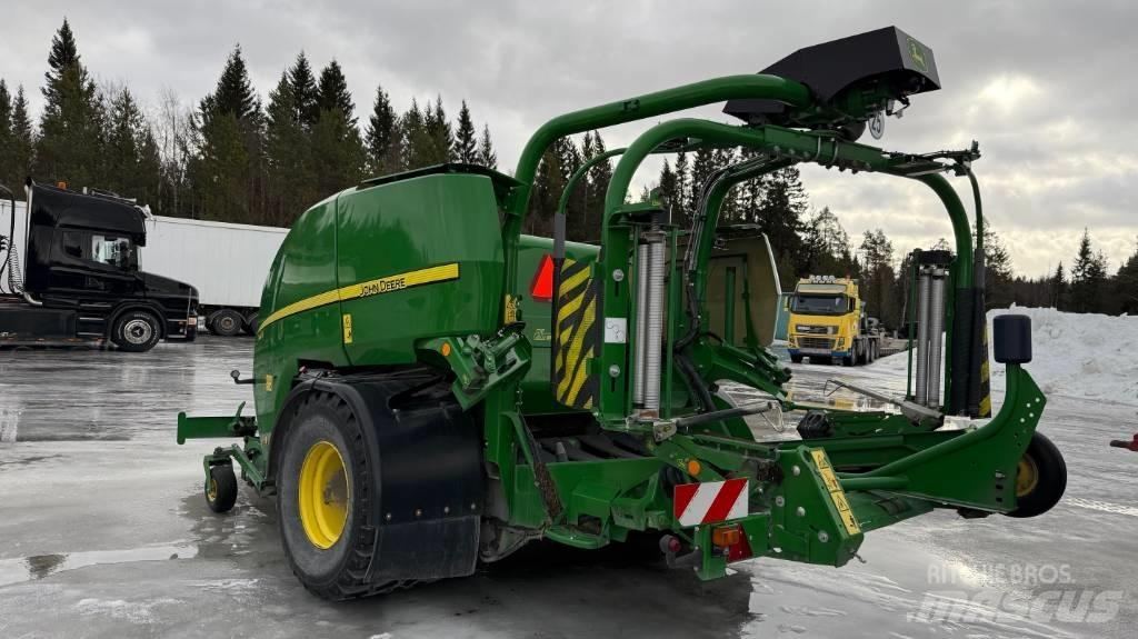 John Deere C 441 R Presse à balle ronde