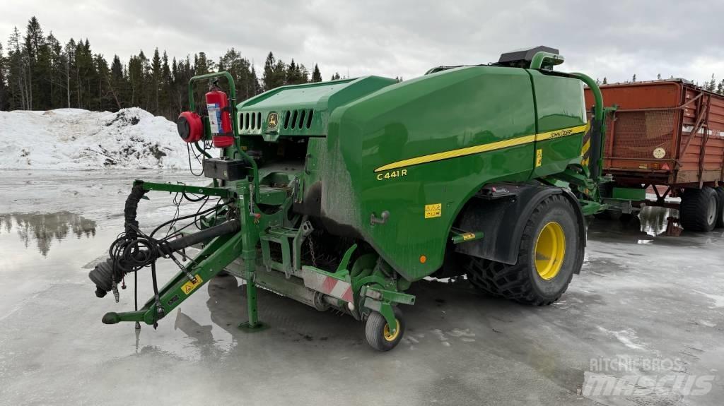 John Deere C 441 R Presse à balle ronde