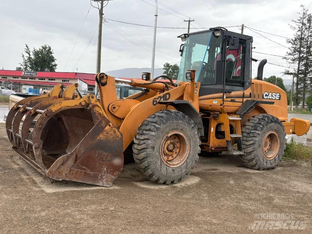 CASE 621 D Chargeuse sur pneus