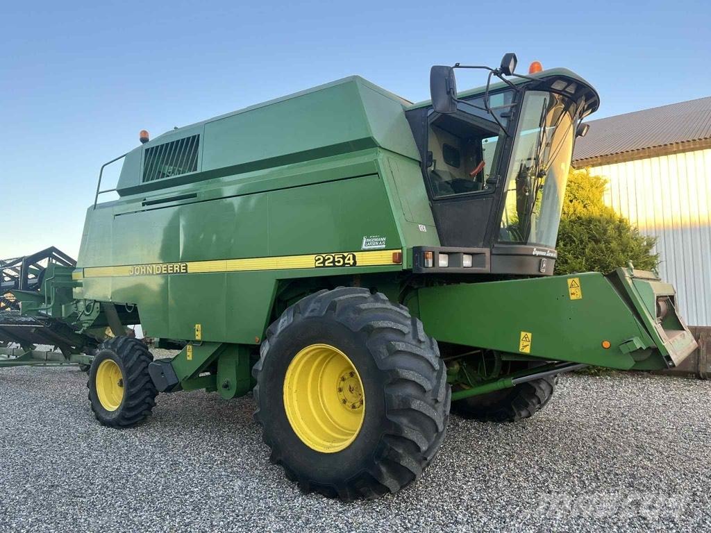 John Deere 2254 Moissonneuse batteuse