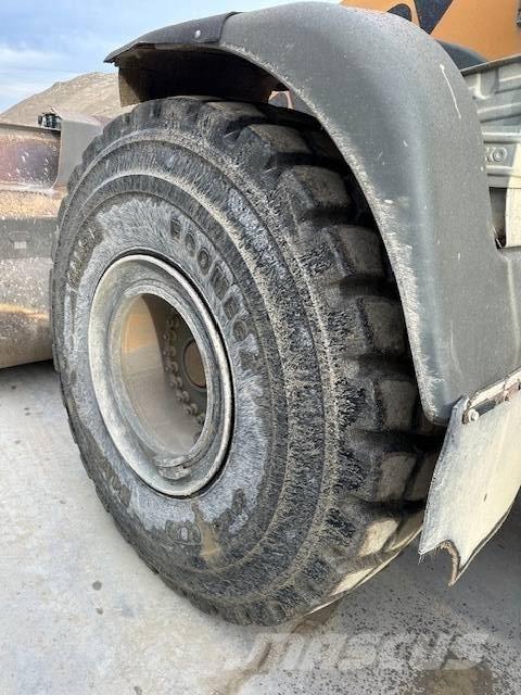 Liebherr 576 X-Power Chargeuse sur pneus
