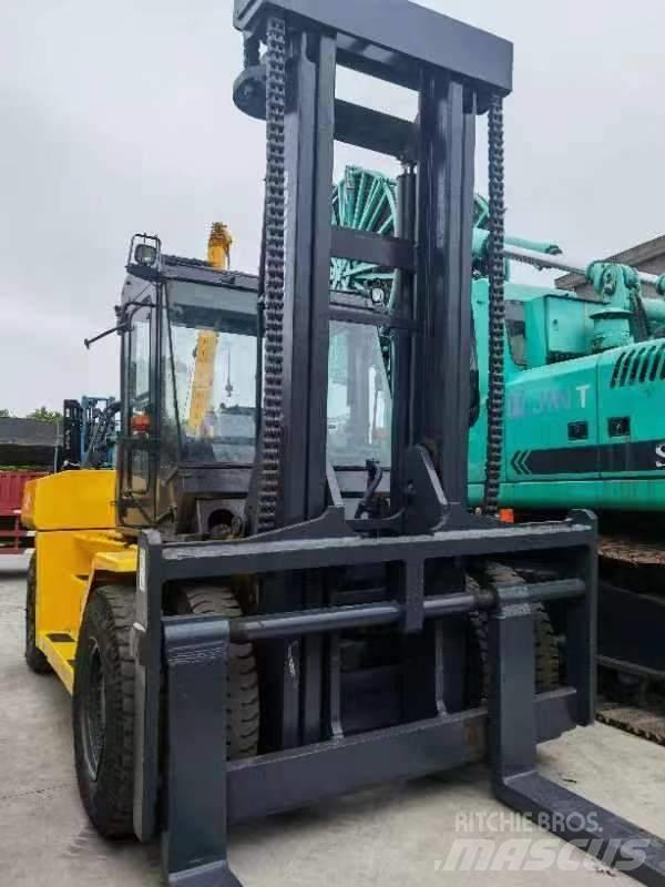 Komatsu FD 160 Chariots diesel