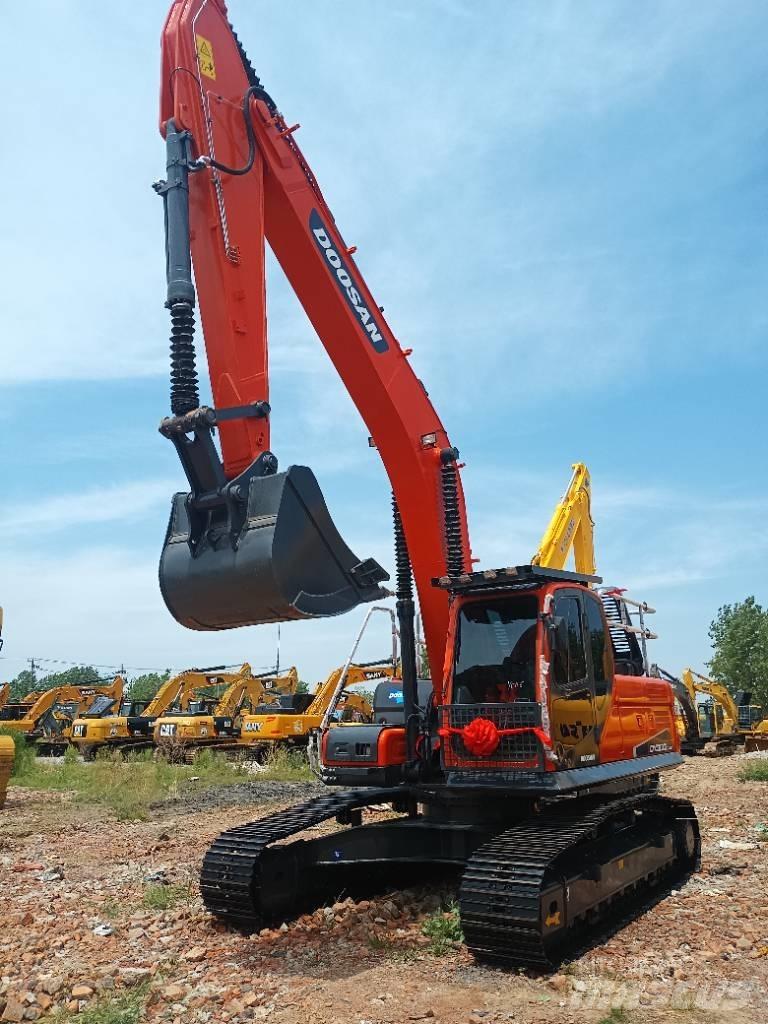 Doosan DX300LC Pelle sur chenilles