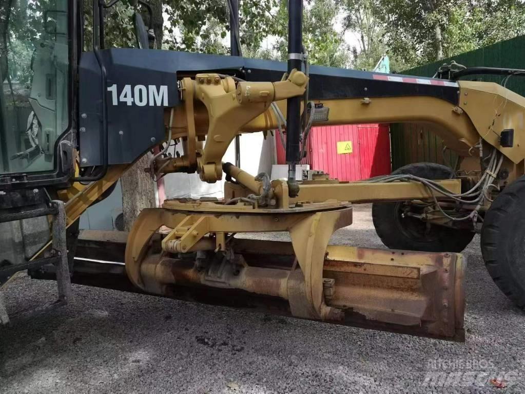 CAT 140 M Niveleuse
