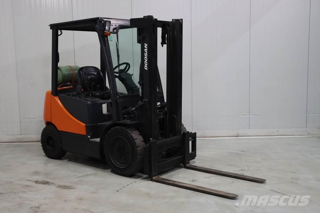 Doosan G25E-5 Chariots GPL