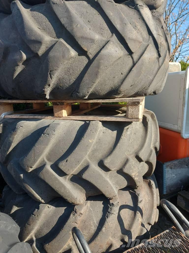 Komatsu 901 Pneus, roues et jantes