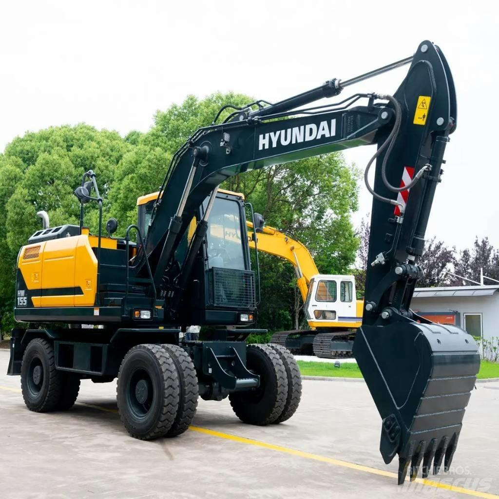 Hyundai HW155 Pelle sur pneus