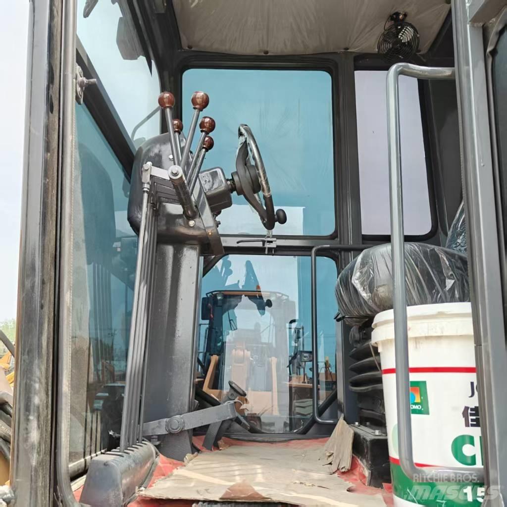 CAT 140 H Pelle sur chenilles