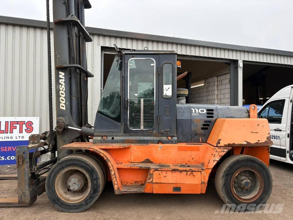 Doosan D 110 S-5 Chariots diesel