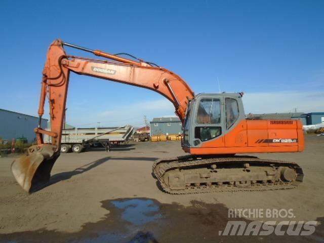Doosan DX 225 LC Pelle sur chenilles