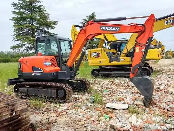 Doosan DX 60 Pelle sur chenilles