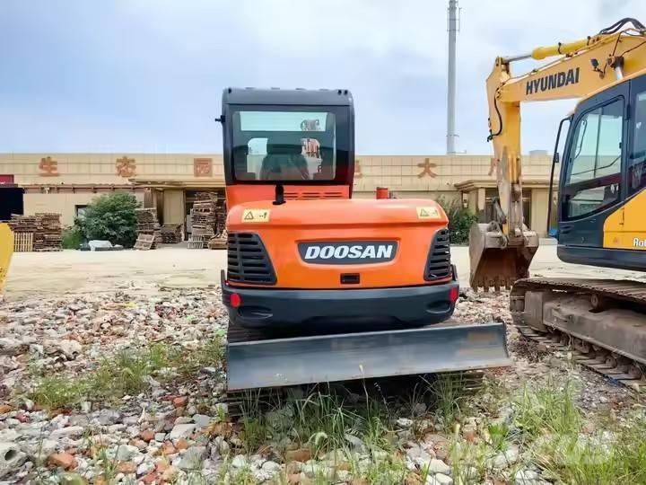 Doosan DX 60 Pelle sur chenilles