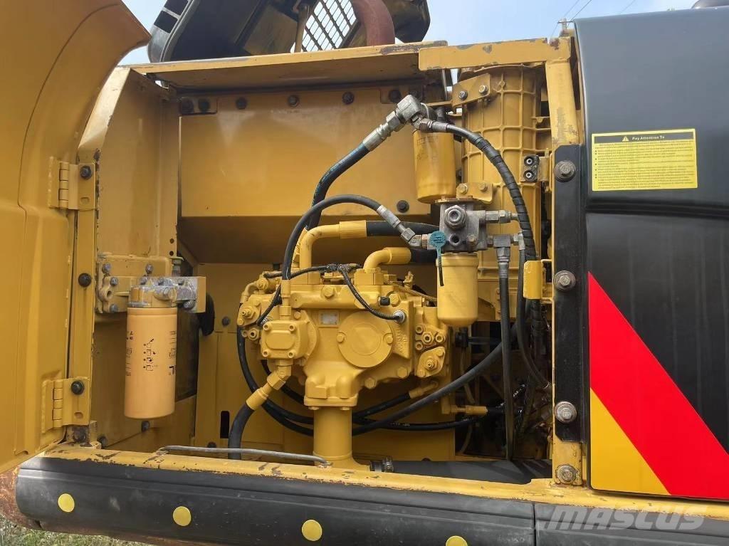 CAT 320d Pelle sur chenilles