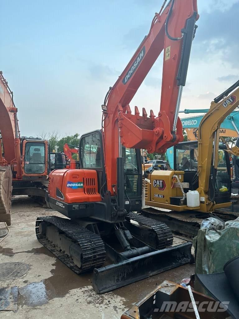 Doosan DX 60 Mini pelle < 7t
