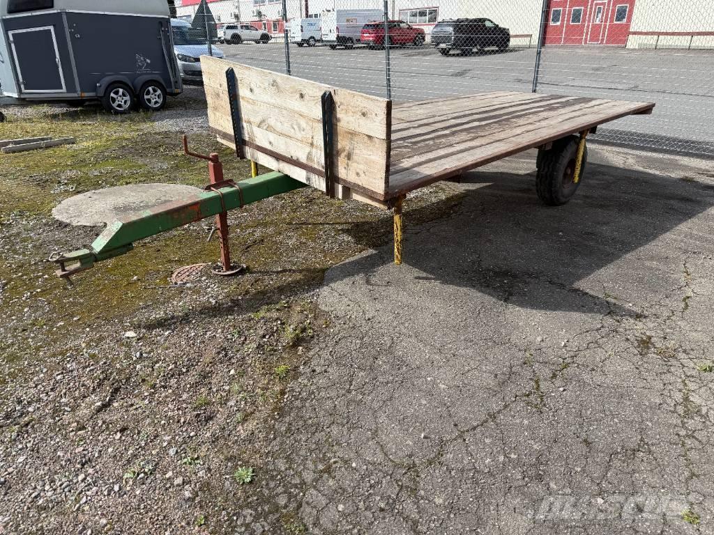  Skogskärra med flak Autre remorque agricole