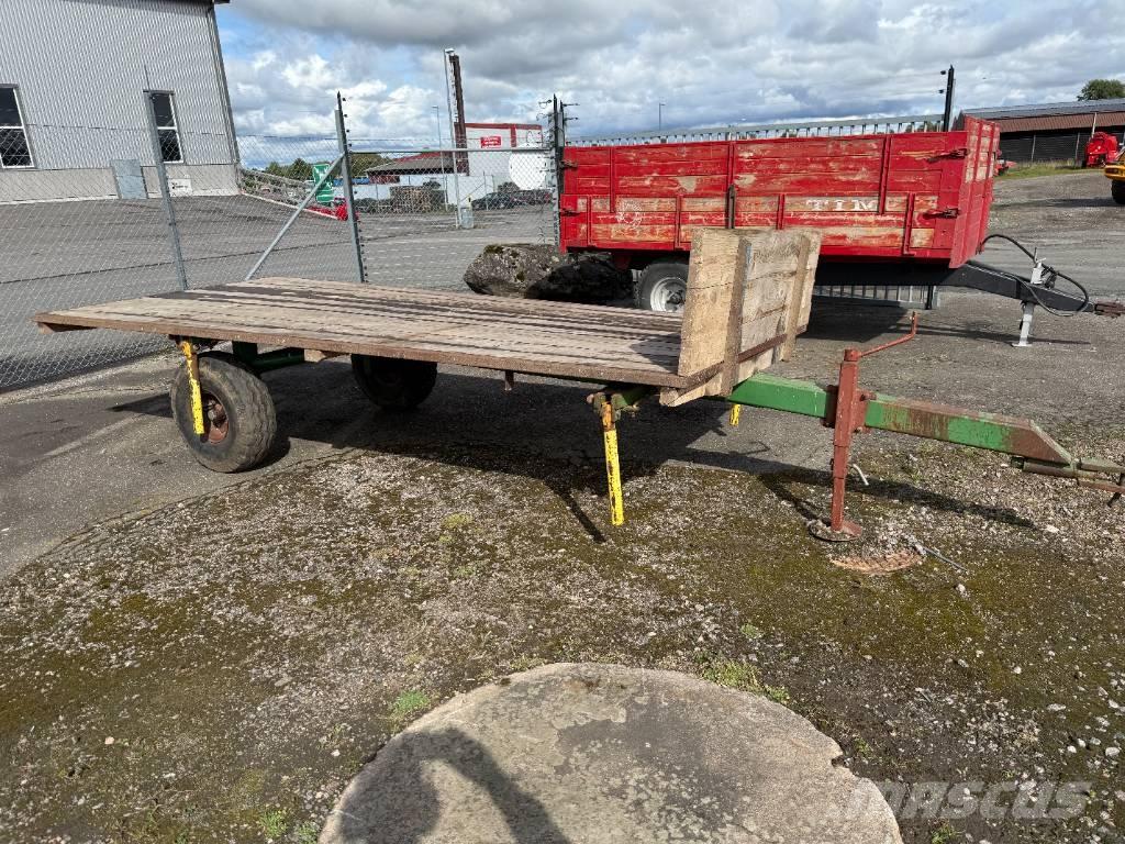  Skogskärra med flak Autre remorque agricole